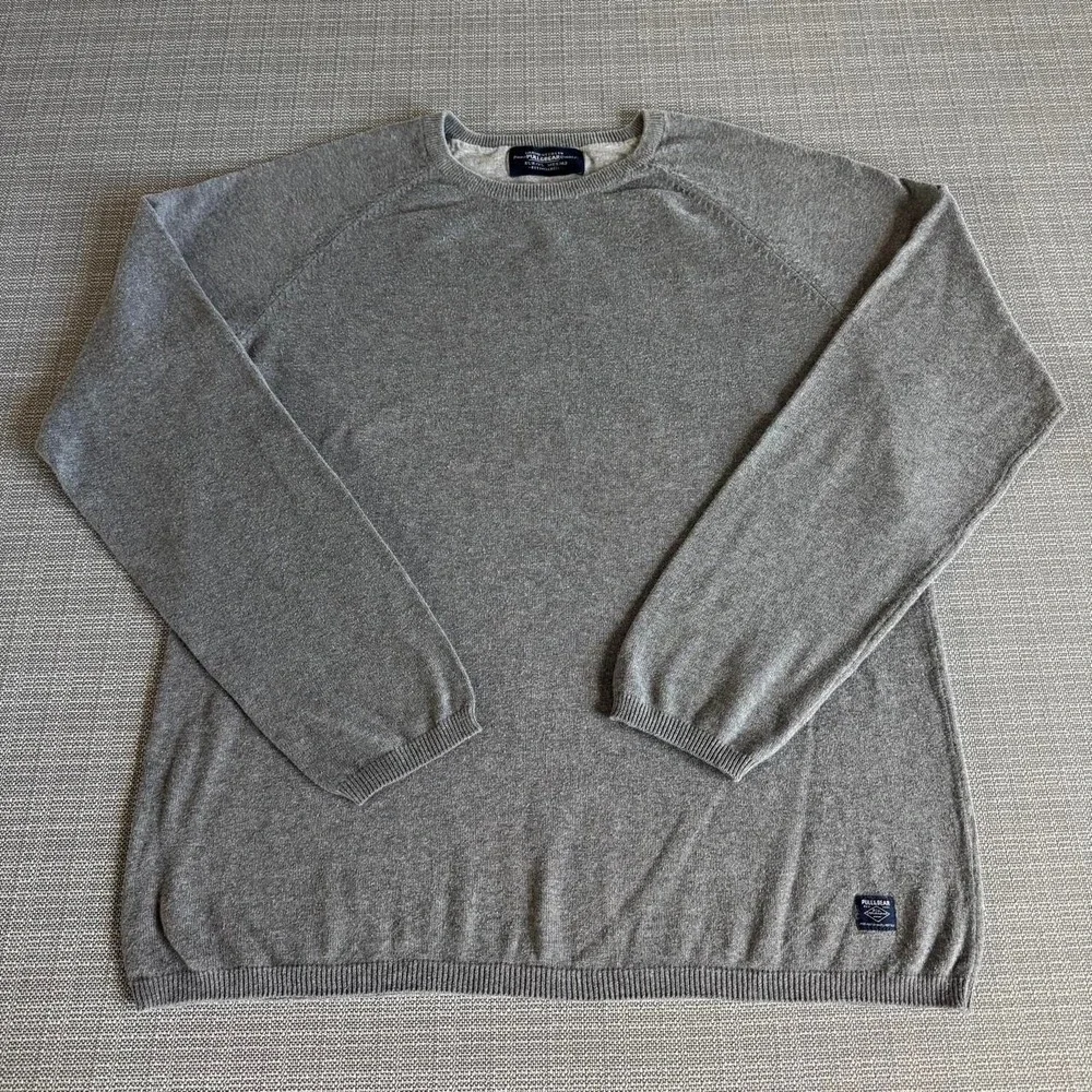 Gray Pull & Bear Sweater Mens Size XL.